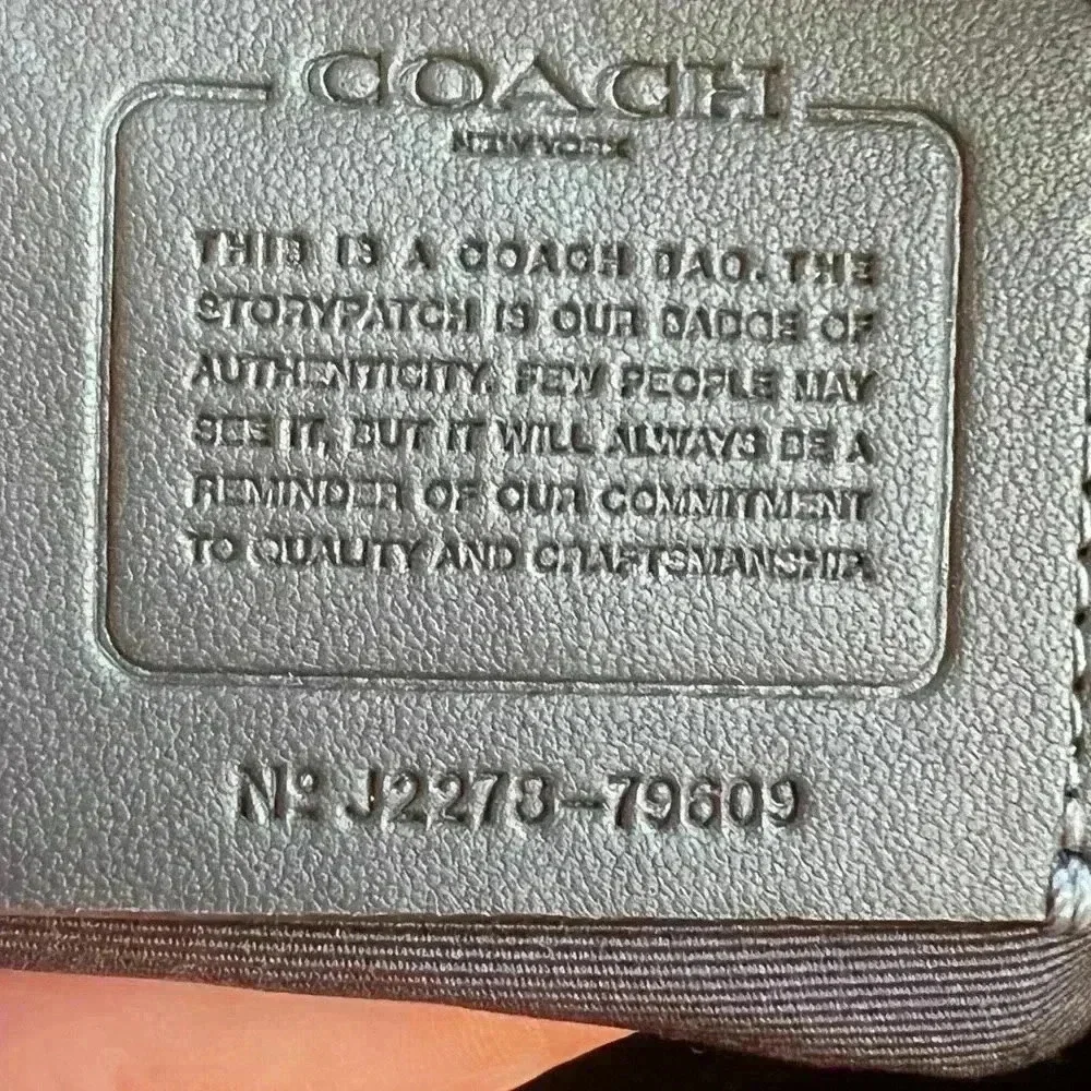 COACH Gallery Tote In Signature Canvas Top Zip Tan Brown Dark Green 79609 EUC - Picture 9 of 10